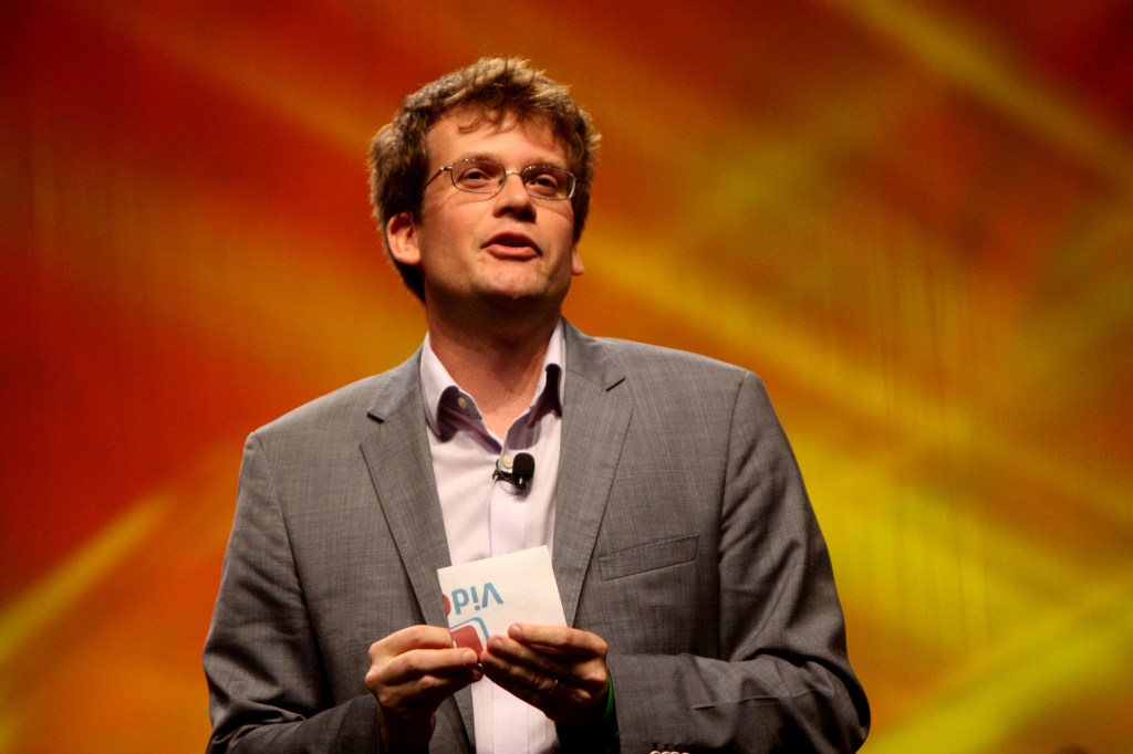 4 People Showed Up to John Green’s First Book&nbsp;Event